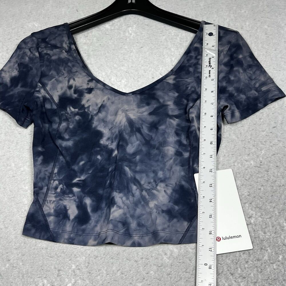 lululemon athletica Navy Tie-Dye Crop Top - Picture 6 of 11